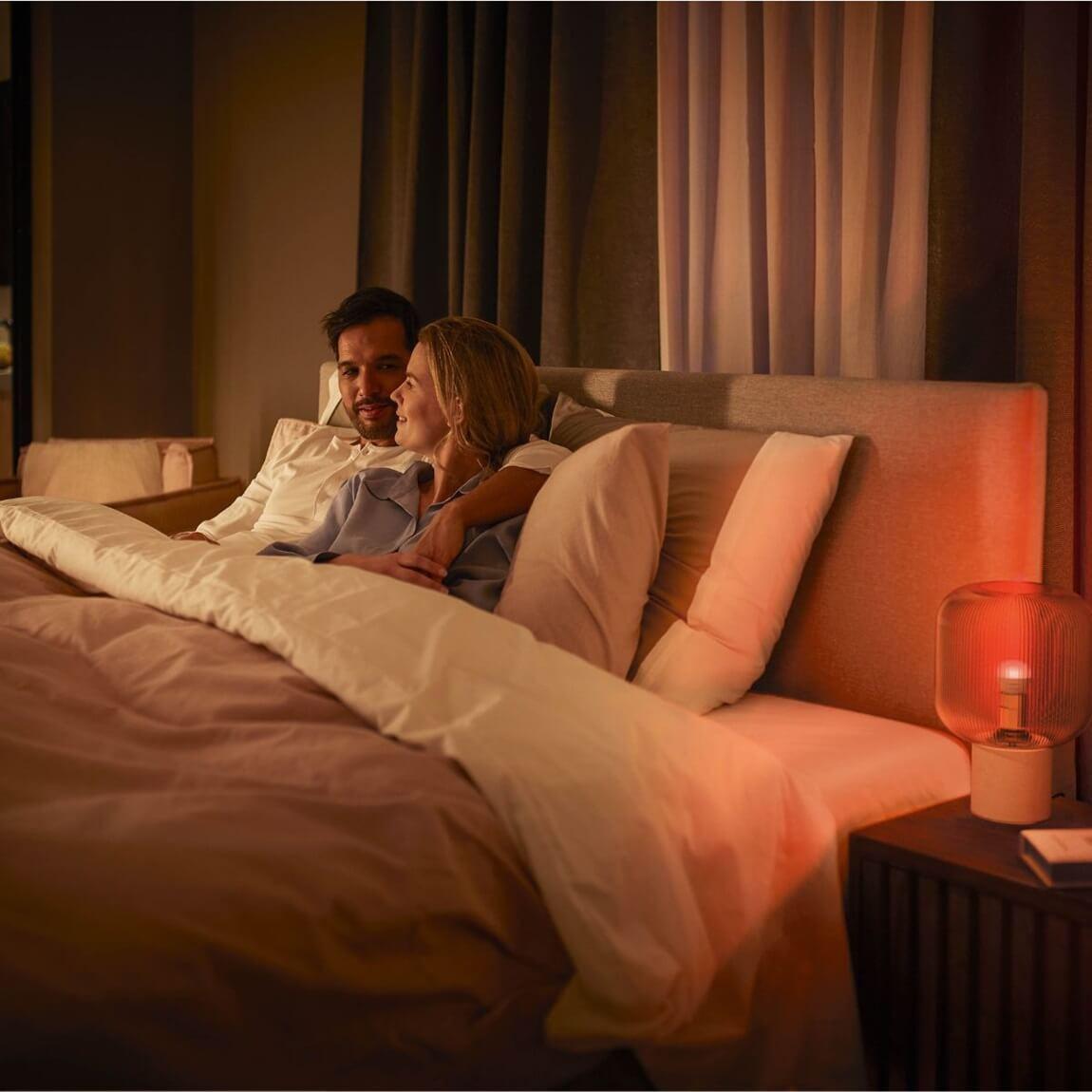 Philips Hue White & Color Ambiance Luster LED Lampe E14 2er-Set - Weiß_Lifestyle