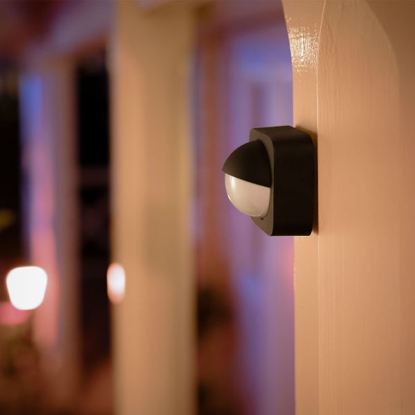 Philips Hue mit neuen Außenleuchten und OutdoorBewegungsmelder NEXT