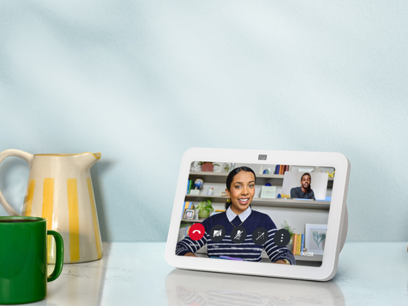Echo Show 8 (3. Gen) während der Videotelefonie