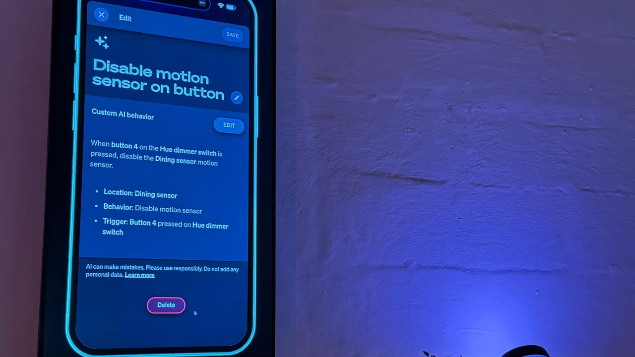 Hue App auf TV zeigt, wie Automationen mit KI erstellt werden.