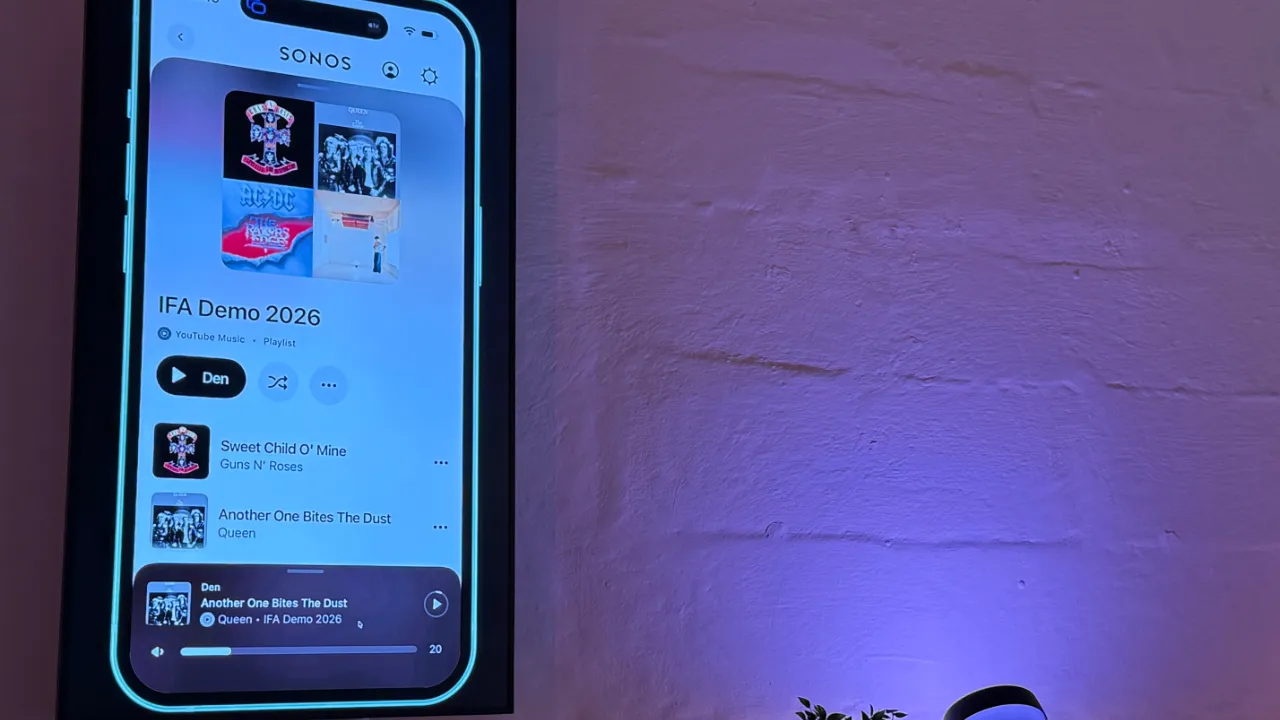 Hue App auf TV zeigt, wie Sonos mit Hue-Schaltern gesteuert wird.