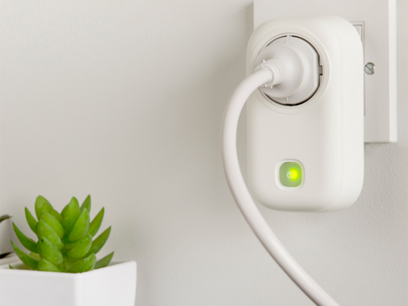 Panasonic Smart Plug angeschlossen im Flur.
