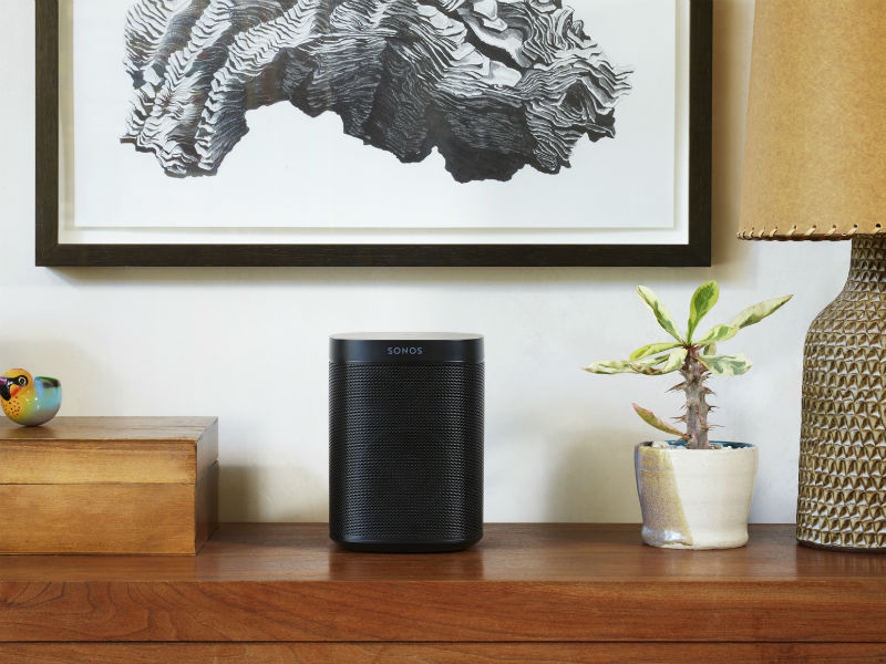 Sonos One auf Kommode