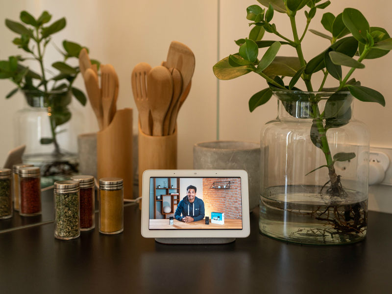 google-Nest-Hub-tink-video-in-der-Küche