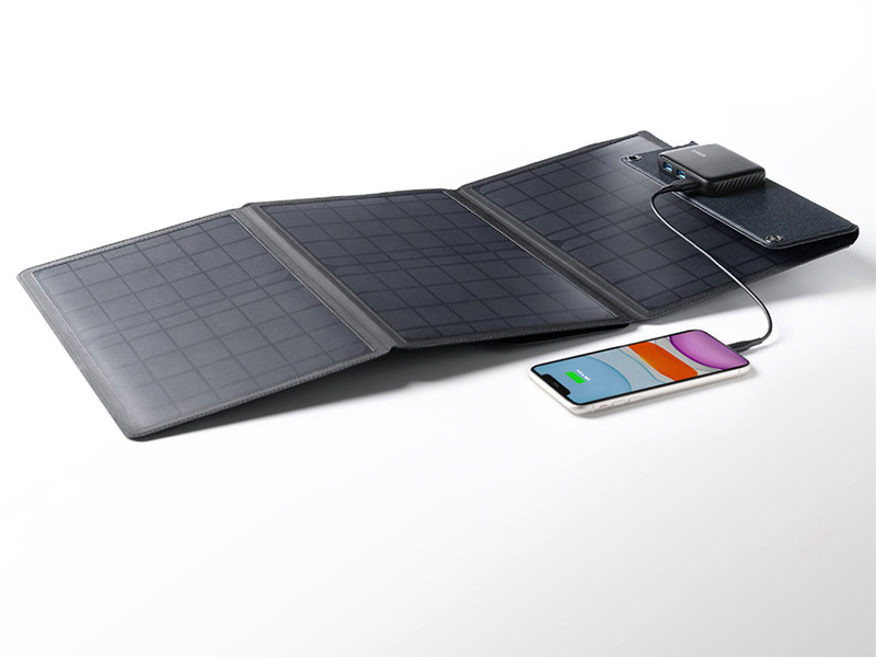 Damit deine Geräte für WLAN Camping geladen sind, benutze dieses Anker Solar panel