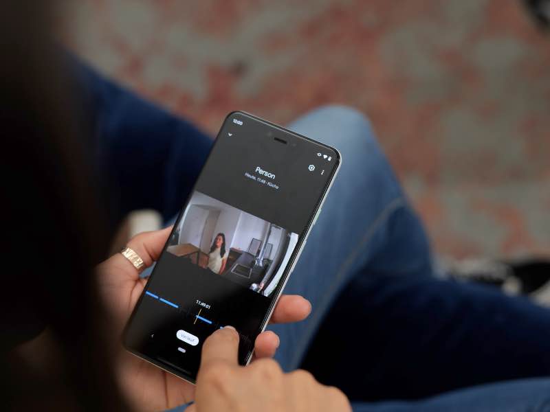 Google Nest Cam: Den Live-Feed einfach in der Google Home-App aufrufen.