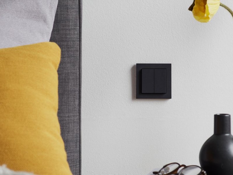 Senic Friend of Hue Smart Switch - Smarter Lichtschalter für HomeKit in anthrazit