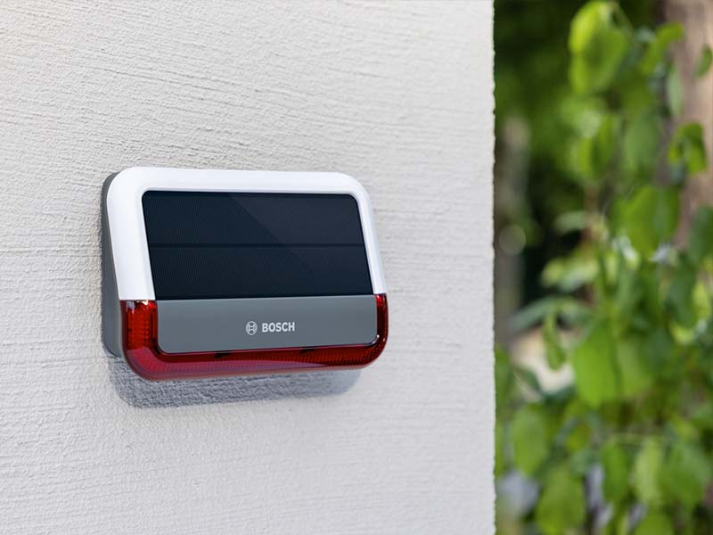 Bosch Smart Home Außensirene - 100 dB Schalldruck, Sabotageschutz und Glas-Solar-Panel
