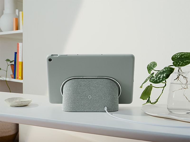 Google Pixel Tablet mit Case am Ladedock