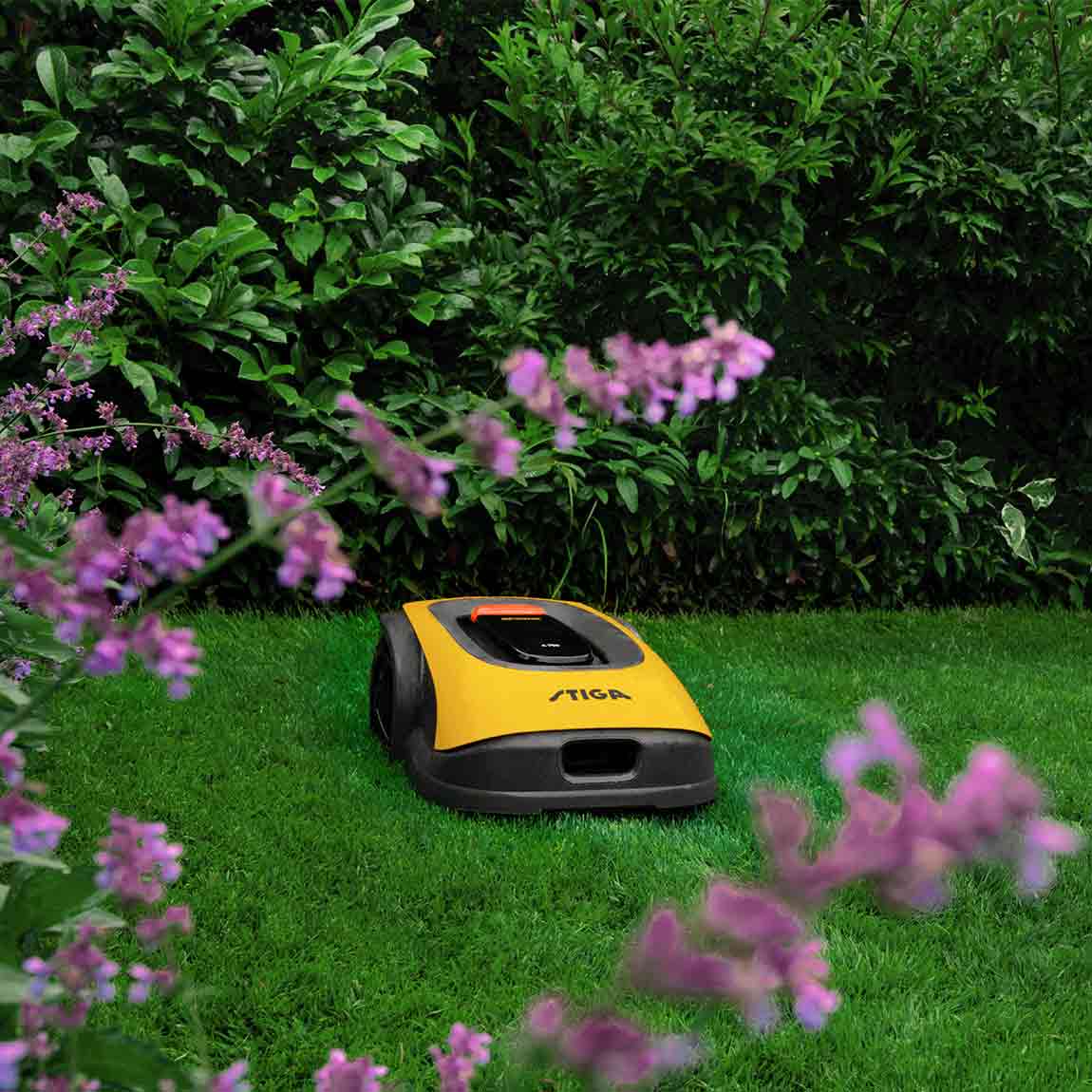 Thumbnail - STIGA A 300 - Autonomer Mähroboter + Garage