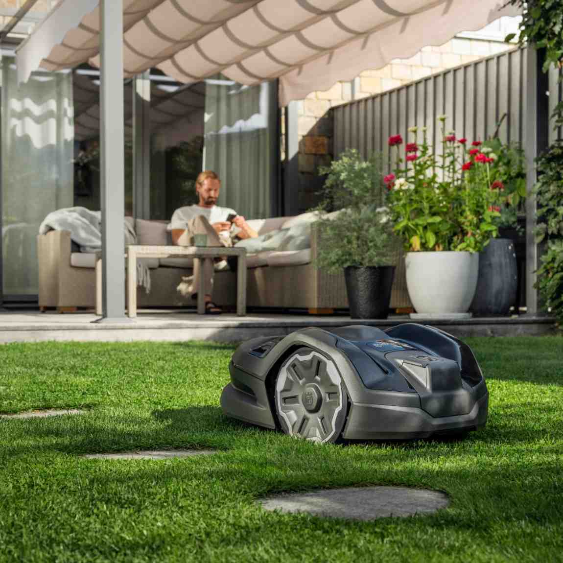 Husqvarna Automower 305E NERA + gratis Garage