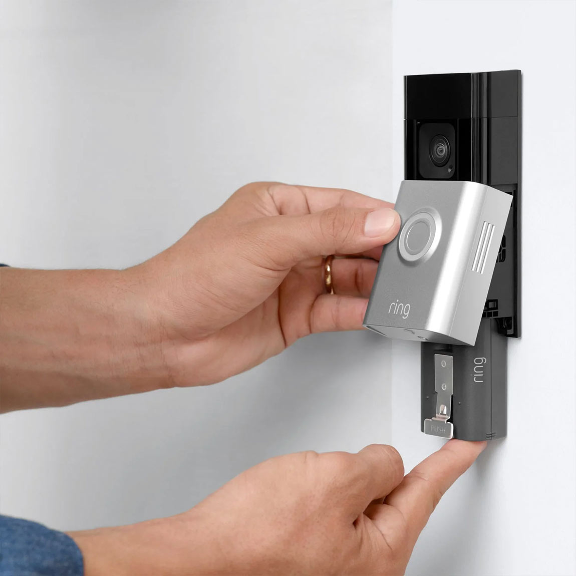 Thumbnail - Ring Battery Video Doorbell Plus + gratis Quick Release Battery