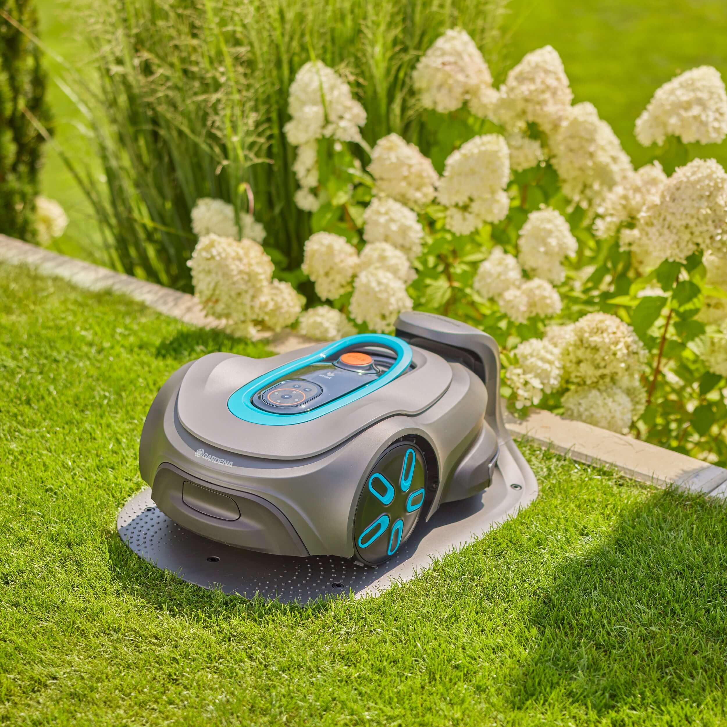 Thumbnail - Gardena Mähroboter smart SILENO max 1.200 m² + Zwischenstecker